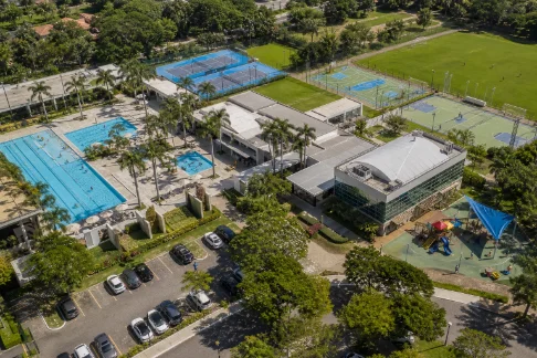 Foto: clube, piscina ou área esportiva